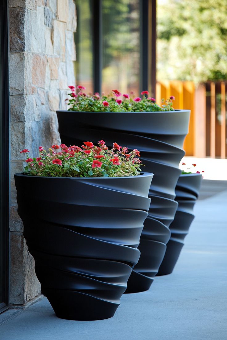 Grand Urn Planter